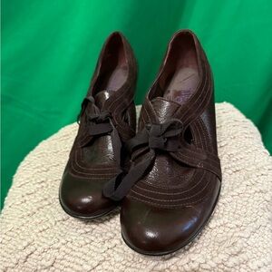 Clark Indigo lace up leather heels